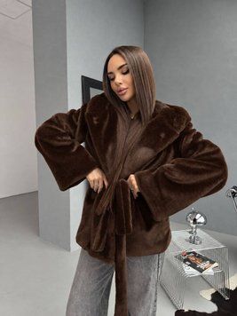 Жіноча шуба Wrap з мутону з капюшоном і поясом вільного крою коричнева (шоколад) 42-48 20018382 фото